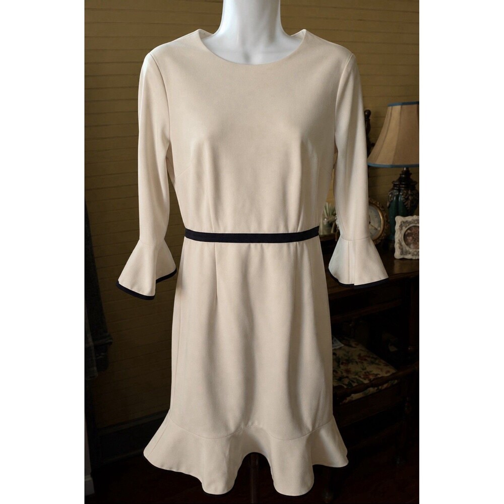 Donna Morgan Size 4 Women’s Bell Sleeve Dress 34” Bust 28” Waist 34” Hips